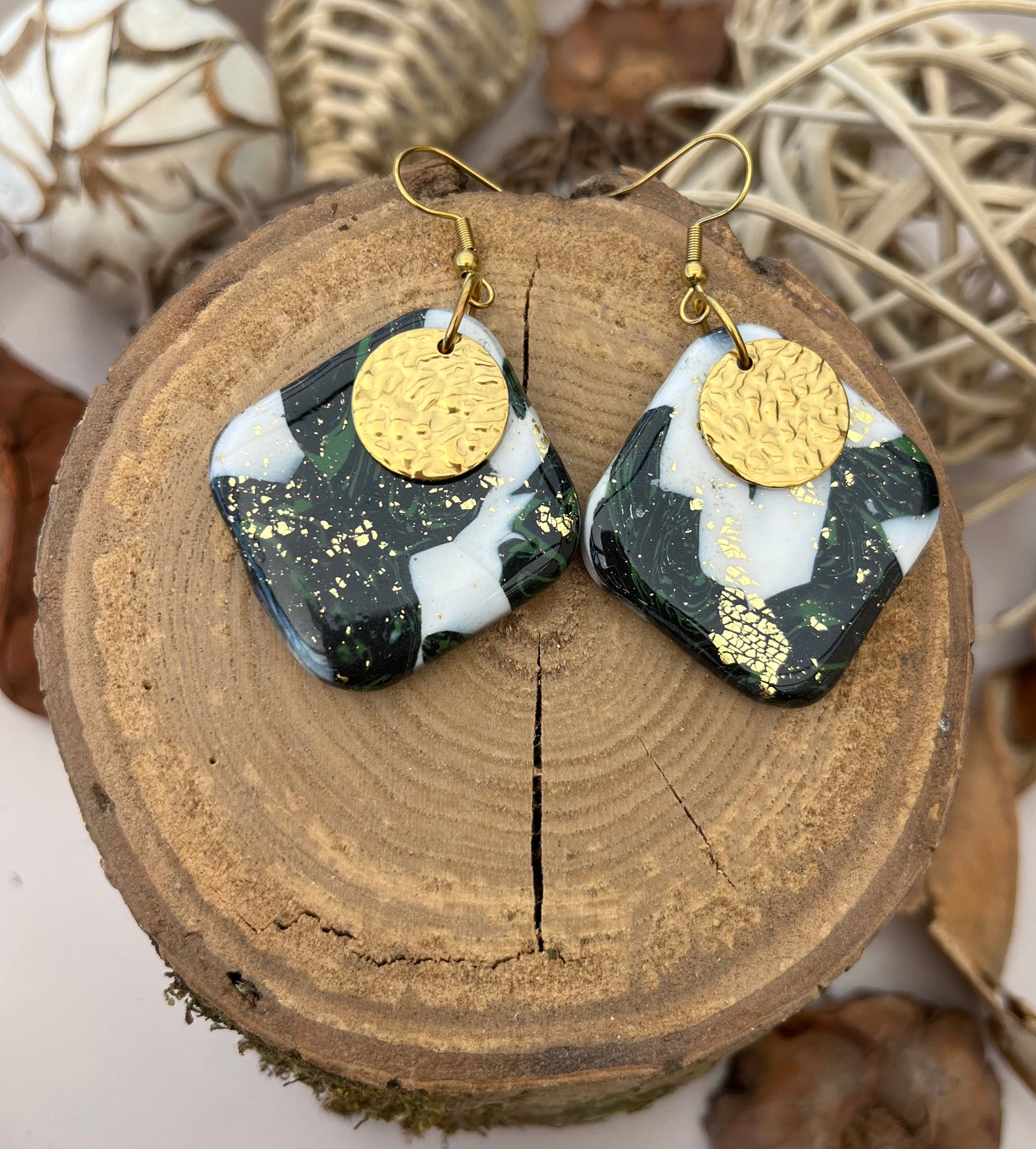 Les boucles d’oreilles en pate polymère